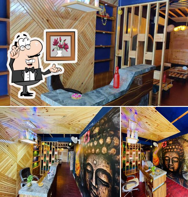 Cafe The Crown is distinguished by interior and exterior