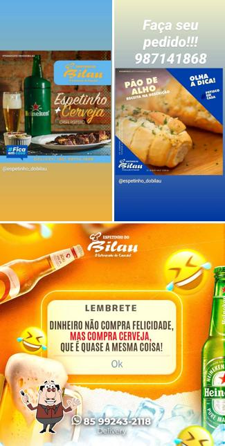 A comida e bebida do restaurante