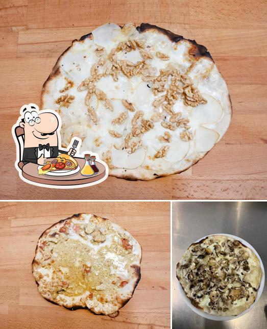 Scegli una pizza a Imperium pizzeria romana- OSTIA LIDO!