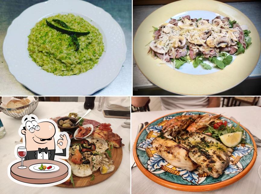 Cibo al Trattoria Chapeau