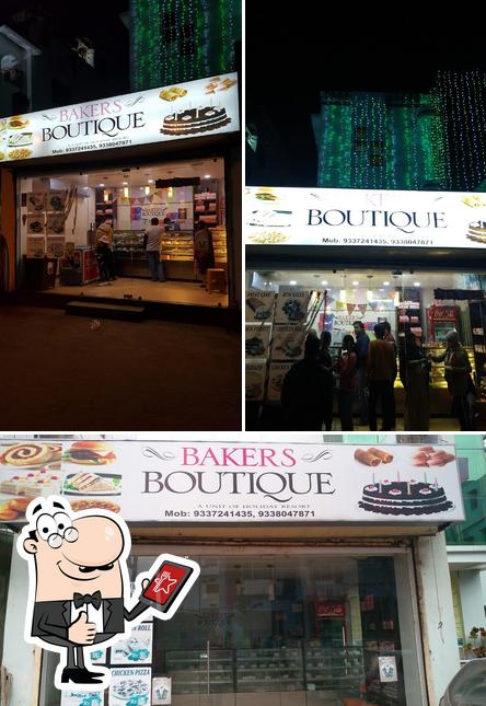 See this pic of Bakers Boutique