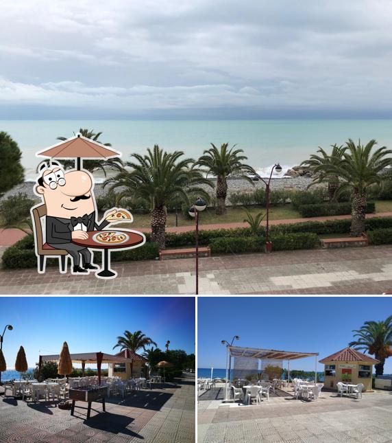 Gli esterni di Caffè Mirea