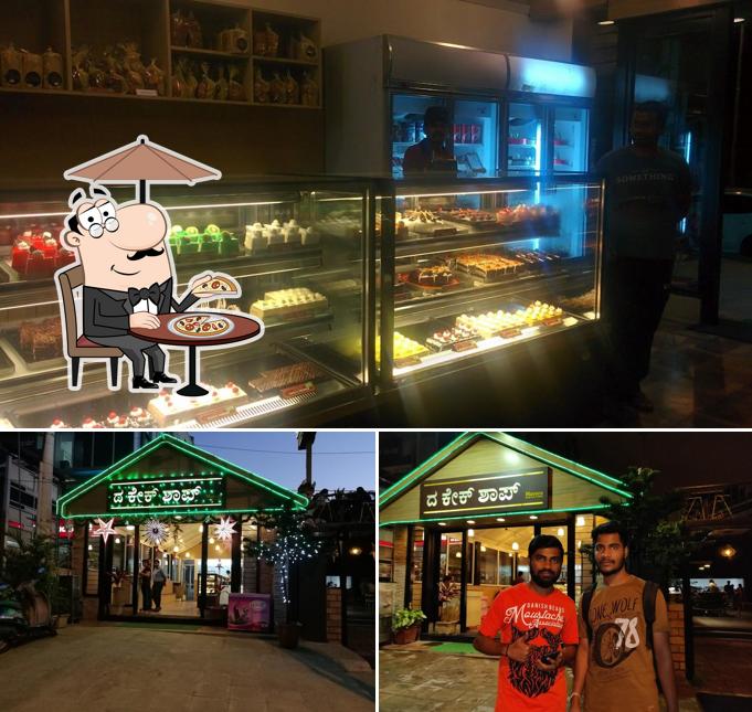 Check out how Mayura The Cake Shop looks outside