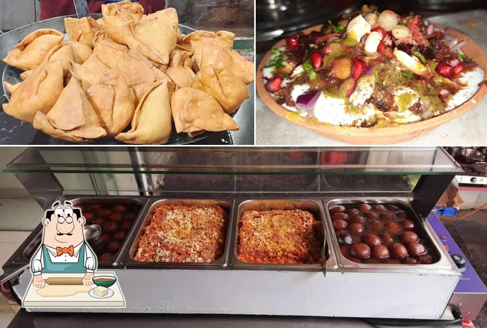 Samosa at Shri brijwashi sweet and chaat