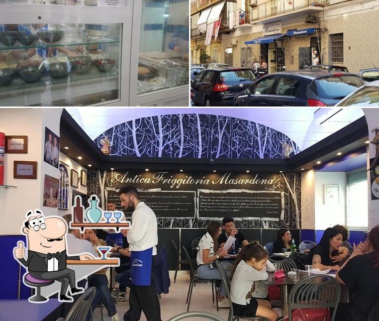 La interni e esterno del ristorante