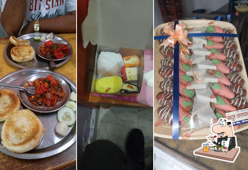 Food at Madhur Jalpan