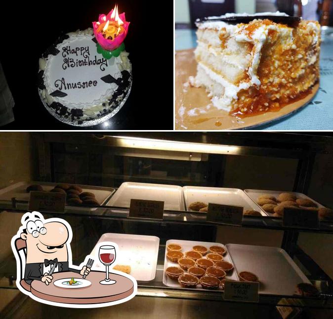 Food at Pandhal Cake Shop