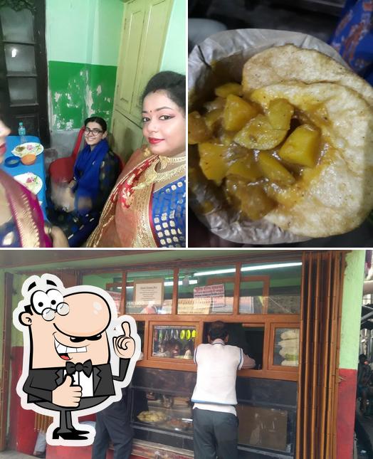 Here's a pic of Rishi moyra (Dalpuri & Televaja)
