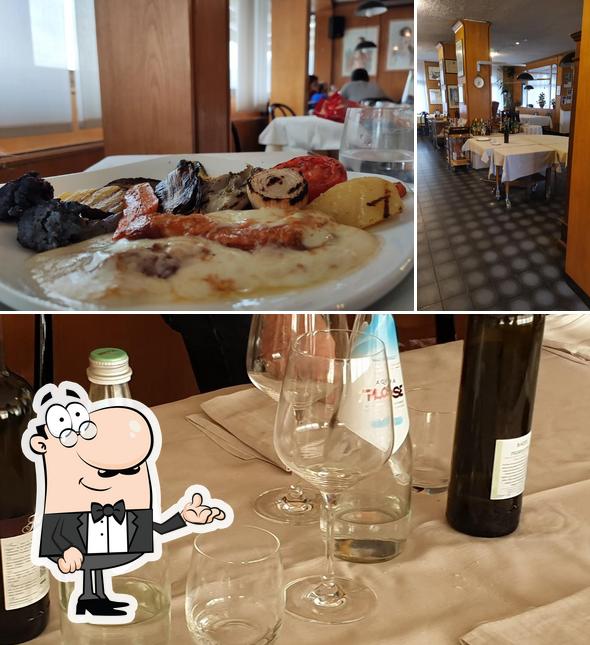 La immagine della interni e bevanda di Tre Galletti