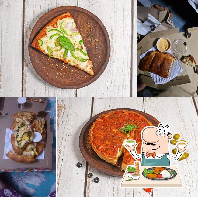 Food at Chicago Pizza