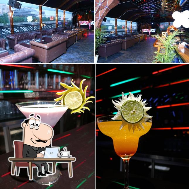 The image of interior and food at Copper Moon