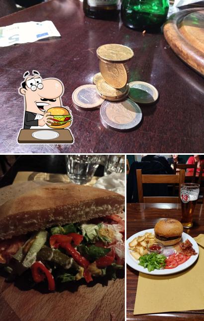 Prova un hamburger a Bridge Pub & restaurant