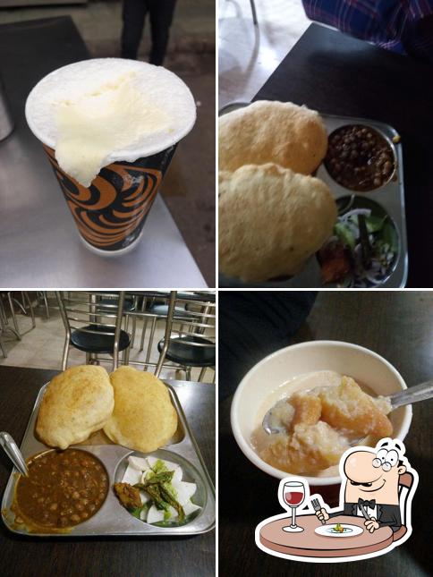 Food at Makhan Lal Tika Ram