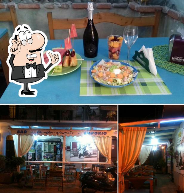 Gli interni di New olympiacafe by Polifemo