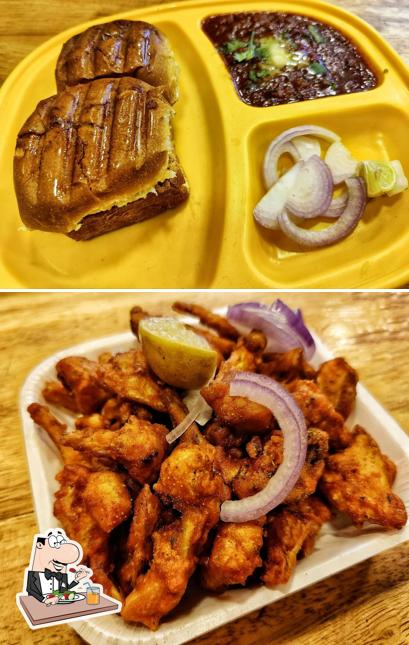 Food at Bharat Pani poori stall