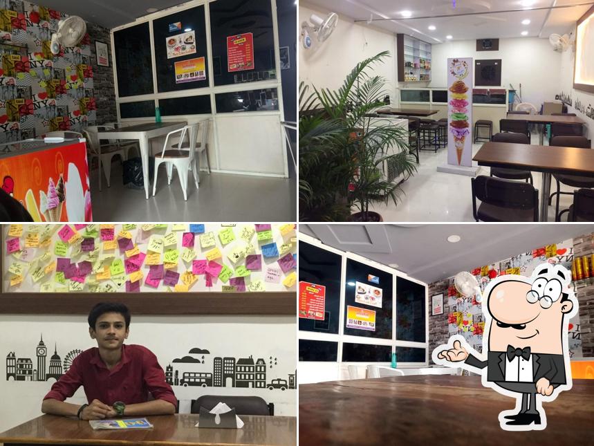 The interior of Smack N Shake