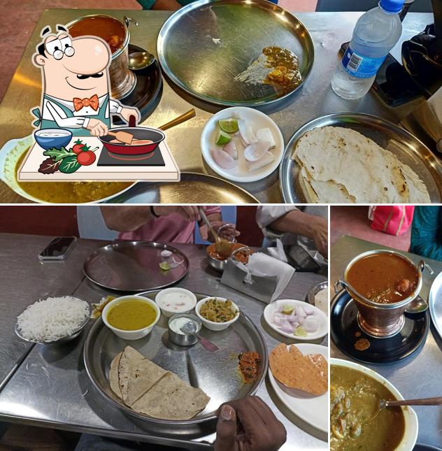 Chicken curry at HOTEL HALLIMANE ANKOLA