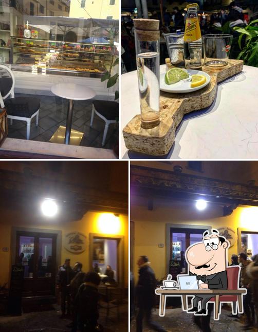 Dai un'occhiata agli interni di Cafe Le Blanc