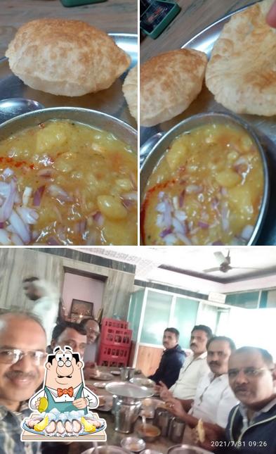 Oysters at Hotel New Narayan
