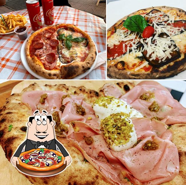Scegli una pizza a La Panineria Sicula