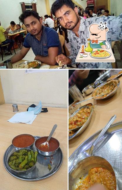 Meals at Guddan ka Dhaaba