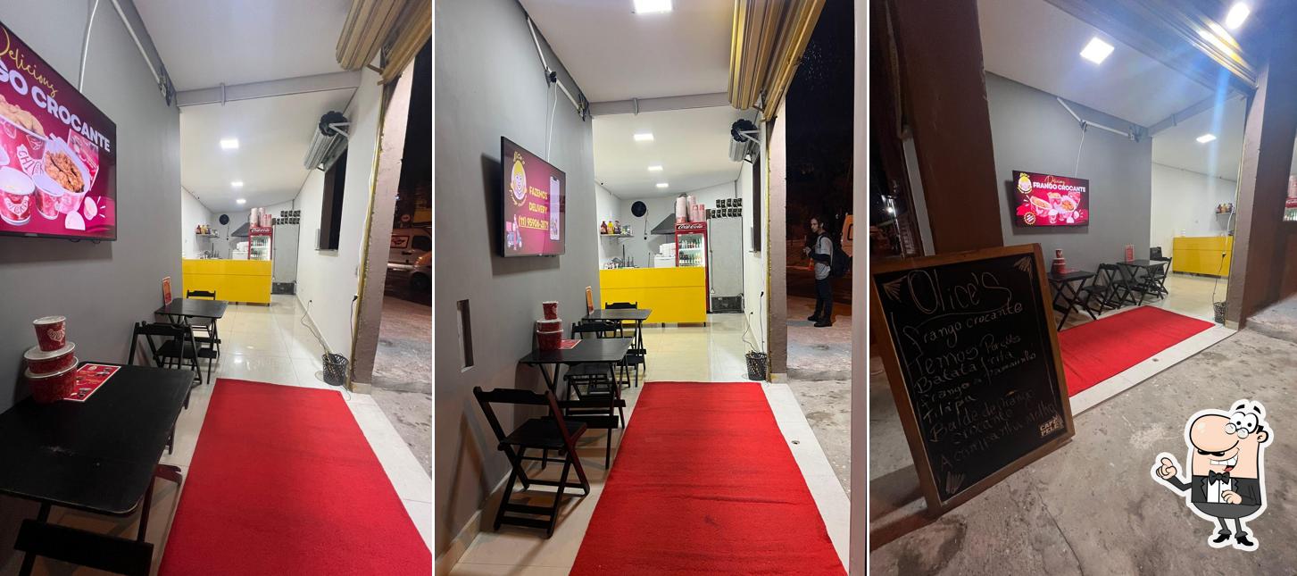 O interior do Alice´s Frango Crocante