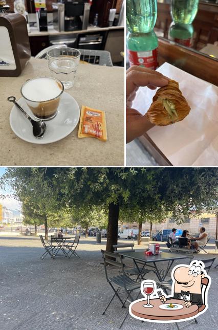 Questa è la foto che raffigura la cibo e esterno di Antico Cafè Prencipe