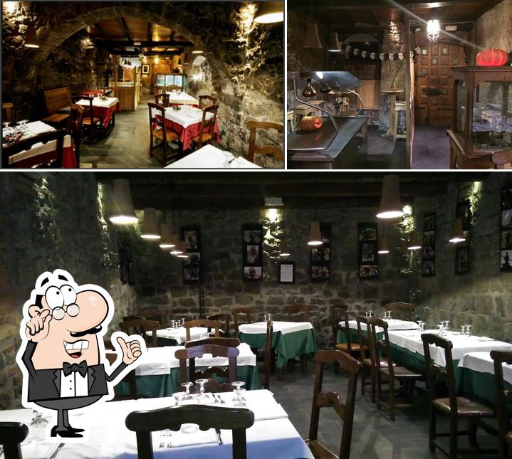 Gli interni di La Chimera Ristorante - Pizzeria