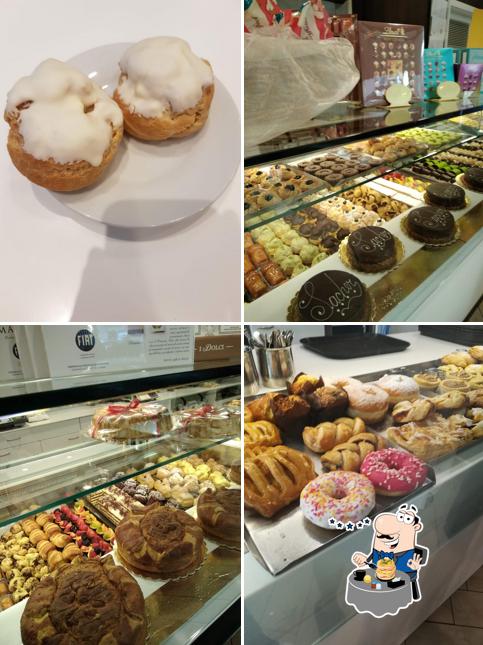 Platti al Pasticceria Vittorini di Dai Prè Eros & C. s.n.c