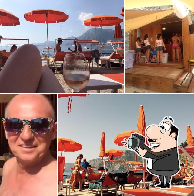 Vedi la foto di One Fire Beach