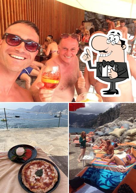 Ecco una foto di One Fire Beach