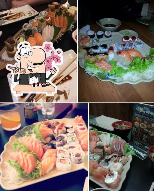 Rolos de sushi são servidos no Yukusue