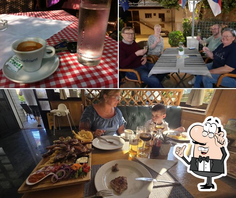 Gli interni di Bistro Putnik