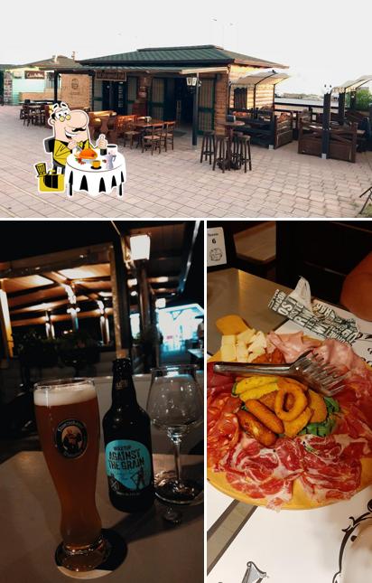 Tra le diverse cose da Old 50 Special pub si possono trovare la cibo e interni