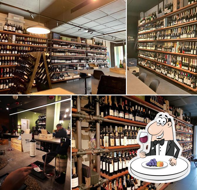 È gradevole bersi un bicchiere di vino a Vino e Vino