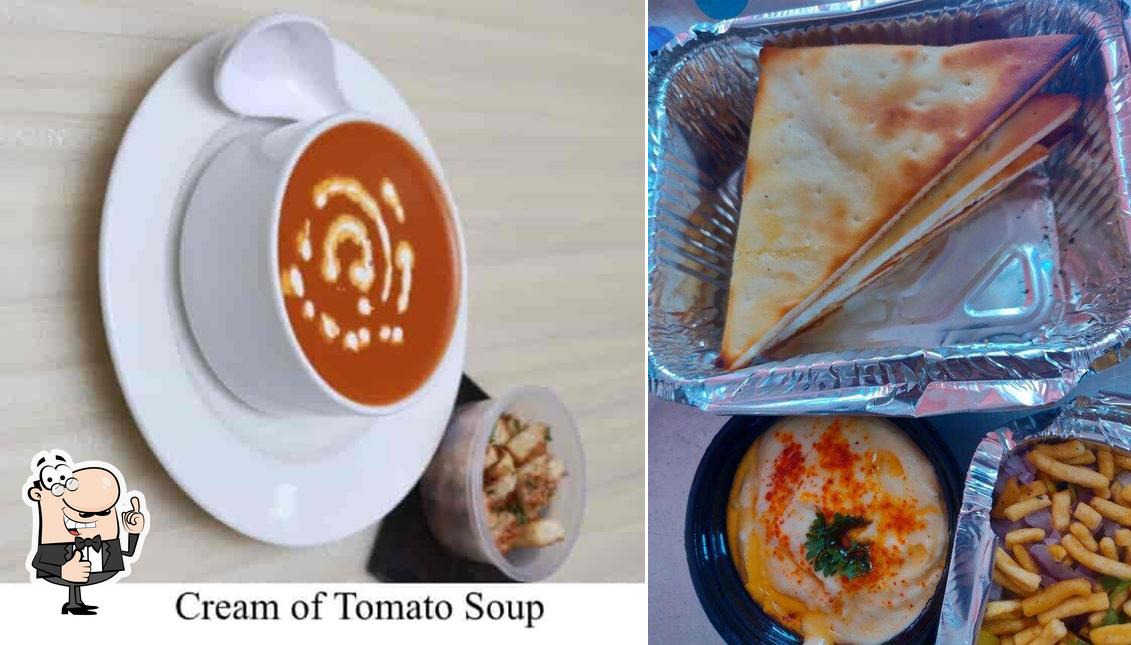 Look at the pic of FreshYumms