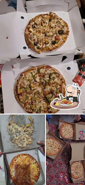 At Wake Up Call Cafe, you can taste pizza