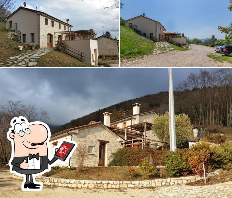 Curiosa tra gli esterni di Agriturismo Castelet