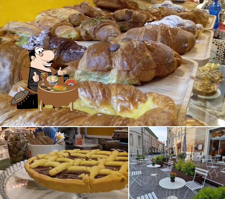 La foto della cibo e esterno di Curcuma Cafè