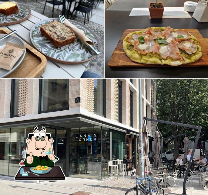 La immagine della cibo e esterno di Lana's corner