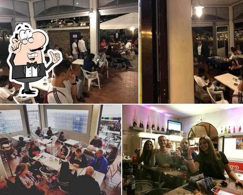 Dai un'occhiata agli interni di Bar Il Porto
