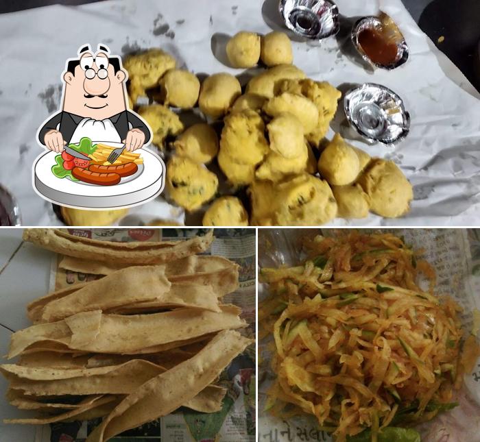 Meals at Mayur Bhajiya House