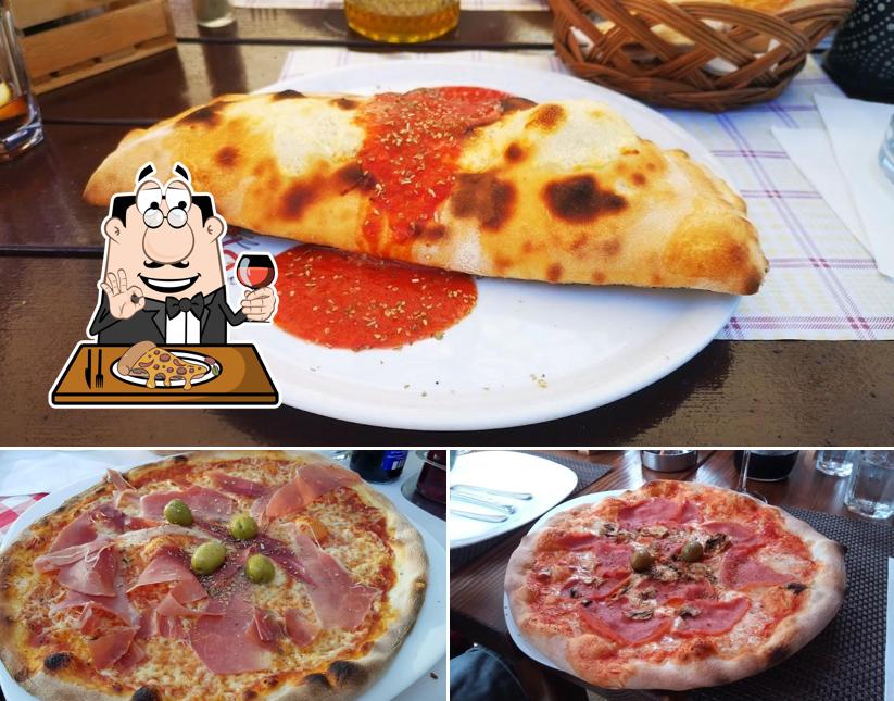 Scegli una pizza a RESTAURANT AL MARE NOVIGRAD