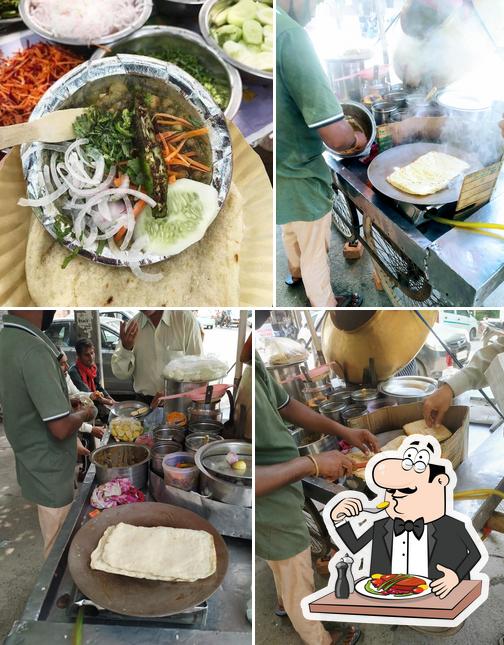Food at Chole Kulche wala