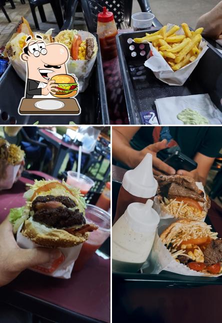Hambúrguer em Tio’s Lanches Vila Rosa