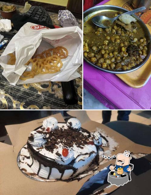 Food at Om Bikaner Sweets