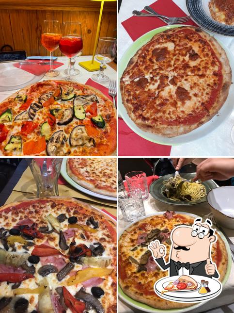 A Caffe Canonica di Nie, puoi assaggiare una bella pizza