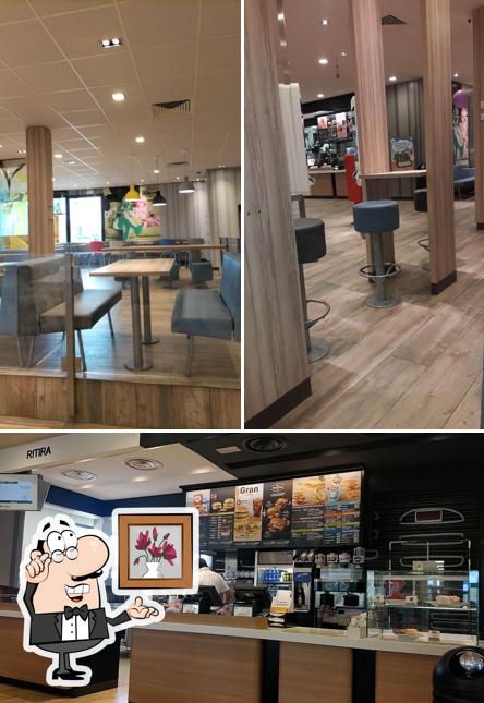 Dai un'occhiata agli interni di Mc donald's Ravenna drive esterno Parco Mirabilandia