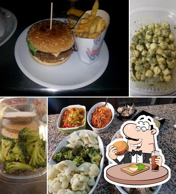 Prenditi un hamburger a Bar Sport di Gorelli Daniela