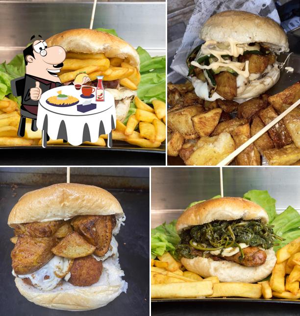 Ordina un hamburger a Chicken house Giraarrosto
